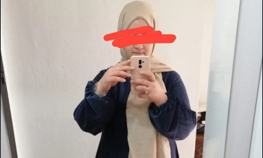 Evli Türbanlı Hatun