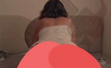 Balıketli Hatun Sikicisinin Kucağında İnleyerek Sikişiyor