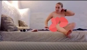 Ali abimiz slav Maria’yı otel odasında götürüyor