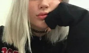 Beyaz Saçlı Hatun Kucakta Fena Zıplıyor