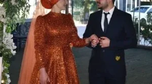 Genç Çift Türbanlı Hatun