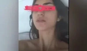 Yüzü açık pembe amcıklı hatun