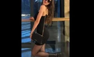 Z Kuşağı Sevgilisinin Amını Yalıyor